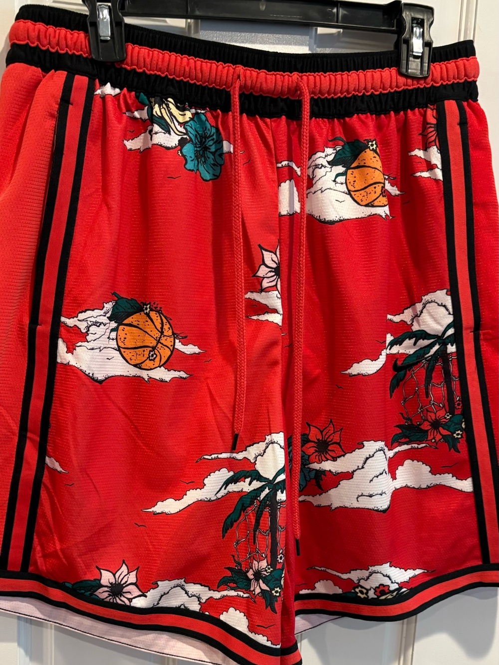 Nike Men’s Red Print Athletic Shorts. Size L